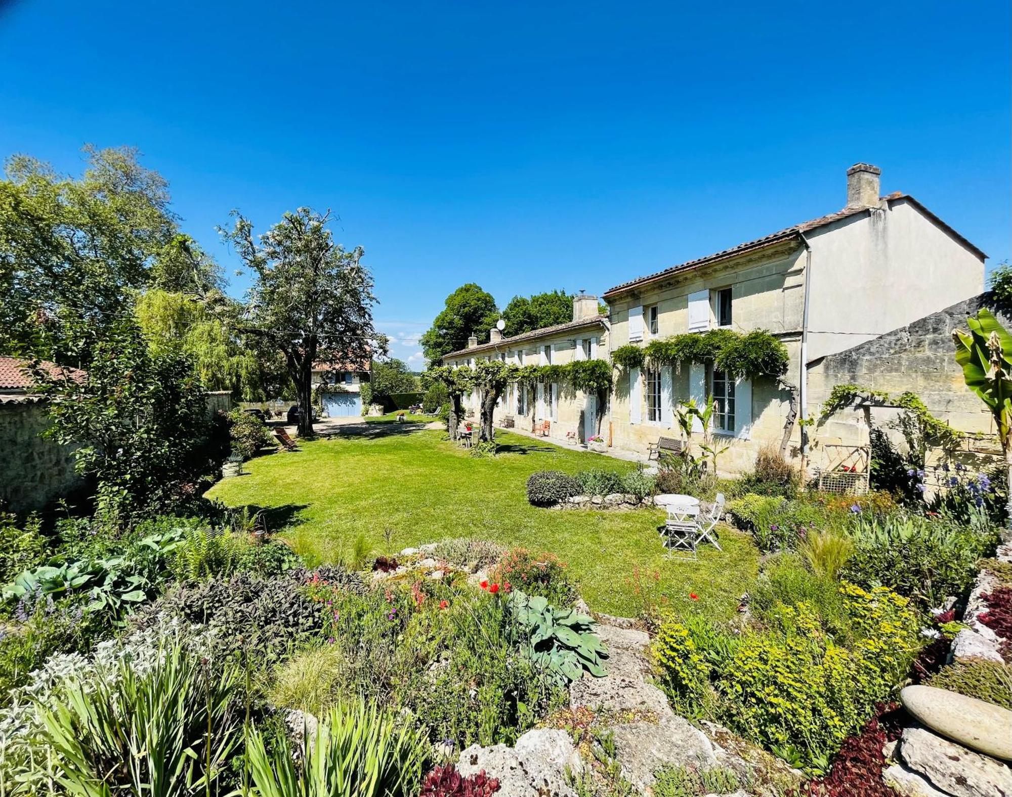 Bed and Breakfast La Vigne D'Or Teuillac Esterno foto
